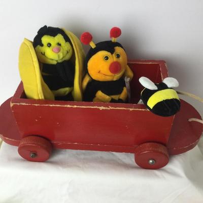 880 Vintage Wooden Pull Behind Toys & Bumble Bees