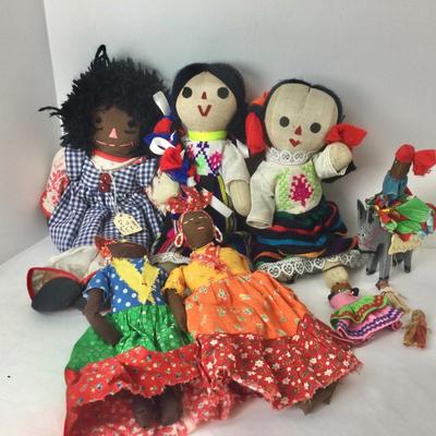 879 Vintage Ethnic Souvenir Rag Dolls