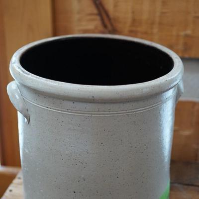 #4 Stoneware handled crock Flower