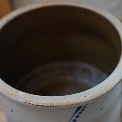 STONEWARE COBALT  TOMATO AND FEATHER /DECORATED HANDLED CROCK /FRUIT DECOR #3