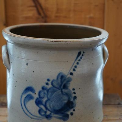 STONEWARE COBALT  TOMATO AND FEATHER /DECORATED HANDLED CROCK /FRUIT DECOR #3