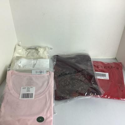 Lot 900 NEW IN PACKAGE Ladies Short Sleeve Tops