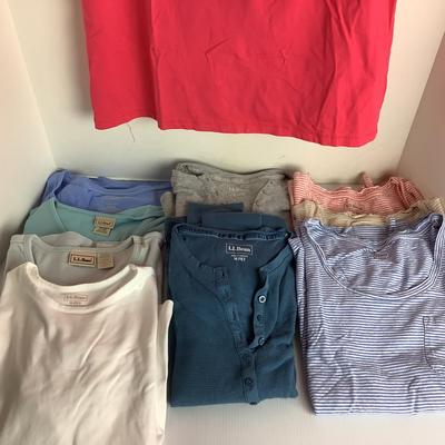 Lot 901 Lot of Ladies Short and Longsleeve Tops ( LLBean )