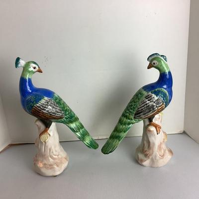 Lot 910 Pair of Vintage Porcelain Chelsea House Pheasant Birds, made in Italy
