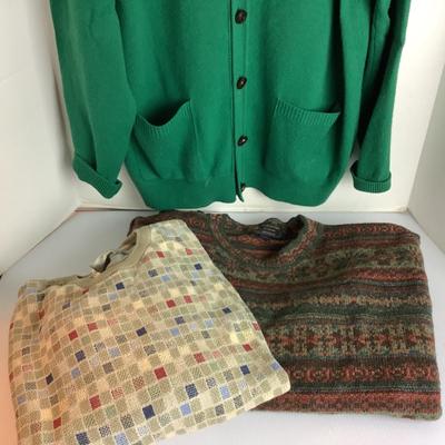 Lot 913 Lot of Mens Sweaters ( Brooks Brothers/Travel Smith )