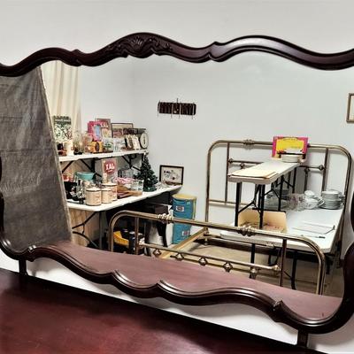 Lot #87  Vintage Dresser w/detacheable mirror