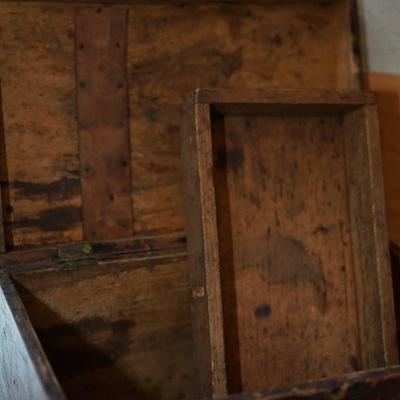 PRIMITVE BOXES TO INCLUDE ONE WITH TRAY