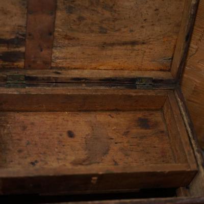 PRIMITVE BOXES TO INCLUDE ONE WITH TRAY