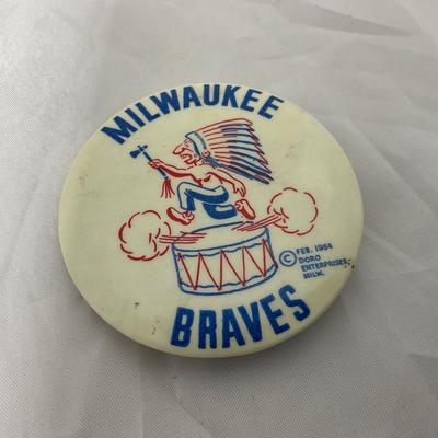 -115- SPORTS | 1954 Milwaukee Brave Button Pinback