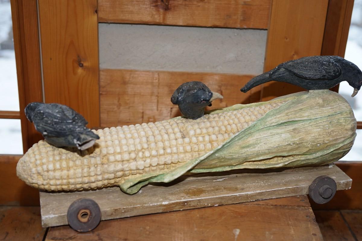 FOLK ART CROWS ON CORN PULL TOY