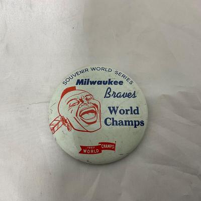 -116- SPORTS | 1957 Milwaukee Braves Button Pinback