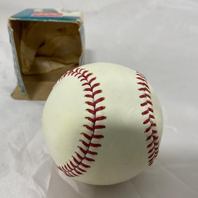 -122- SPORTS | 1960â€™s Rawlings Baseballs In Box