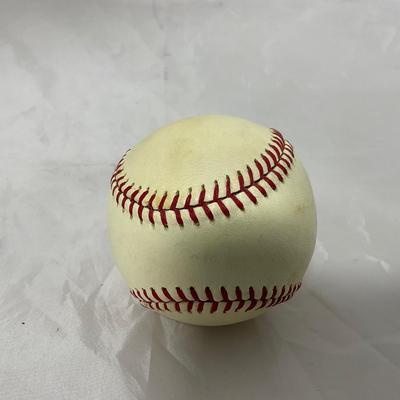 -122- SPORTS | 1960â€™s Rawlings Baseballs In Box