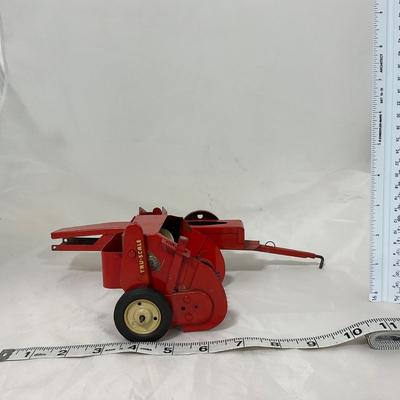 -125- VINTAGE | 1960â€™s Tru-Scale Farm Toy