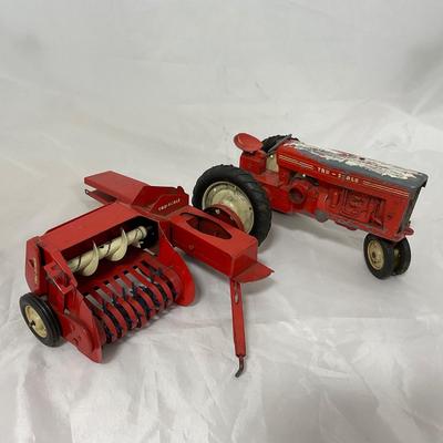 -125- VINTAGE | 1960â€™s Tru-Scale Farm Toy