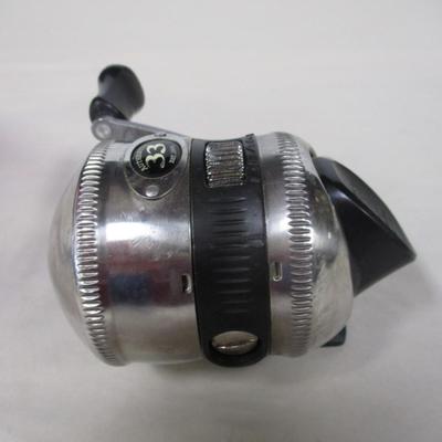 Zebco 44L Authentic 33 Century Johnson 225 Fishing Reels (see all pictures)