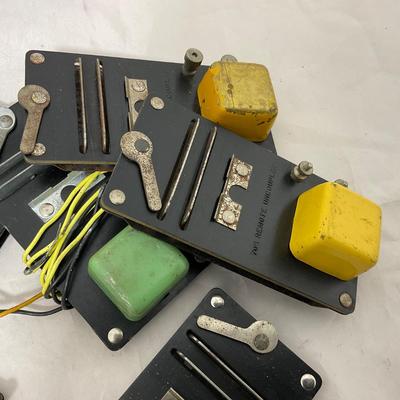 -129- VINTAGE | American Flyer Train Switches