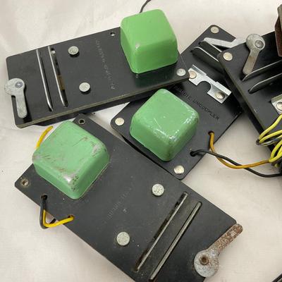 -129- VINTAGE | American Flyer Train Switches