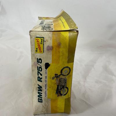 -134- VINTAGE | 1960â€™s BMW Motorcycle Model Kit