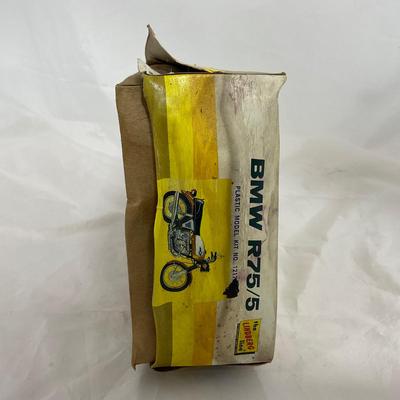 -134- VINTAGE | 1960â€™s BMW Motorcycle Model Kit