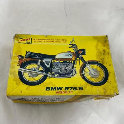 -134- VINTAGE | 1960â€™s BMW Motorcycle Model Kit