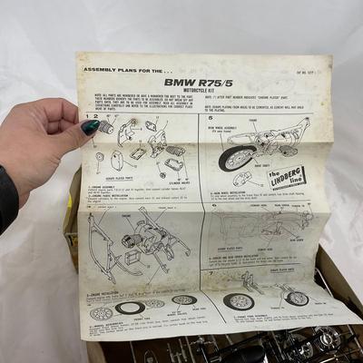 -134- VINTAGE | 1960â€™s BMW Motorcycle Model Kit