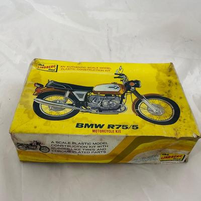 -134- VINTAGE | 1960â€™s BMW Motorcycle Model Kit