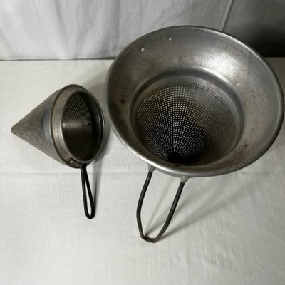 Vintage Wear Ever Aluminum Sieve Colander Strainer & Stand