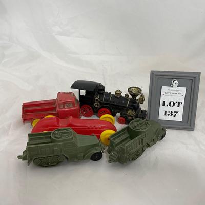 -137- VINTAGE | Plastic Toy Vehicles