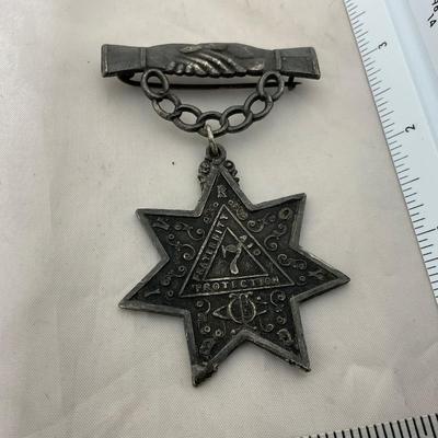 -147- MILITARY | Vintage Military / Fraternal Organizations Metals