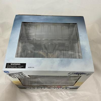 -151- COLLECTIBLE | DC Gallery Justice League Movie Wonder Woman
