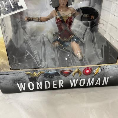 -151- COLLECTIBLE | DC Gallery Justice League Movie Wonder Woman