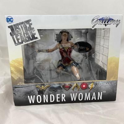 -151- COLLECTIBLE | DC Gallery Justice League Movie Wonder Woman