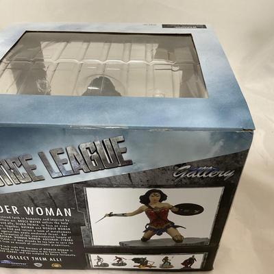 -151- COLLECTIBLE | DC Gallery Justice League Movie Wonder Woman
