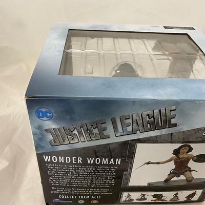 -151- COLLECTIBLE | DC Gallery Justice League Movie Wonder Woman
