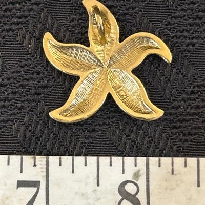 Vintage Avon Gold Tone Starfish Sea Beach Themed Pendant