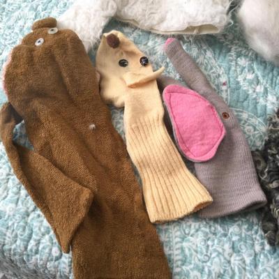 931 Vintage Puppets Dog Bunny Sock 1978 Possum Trot