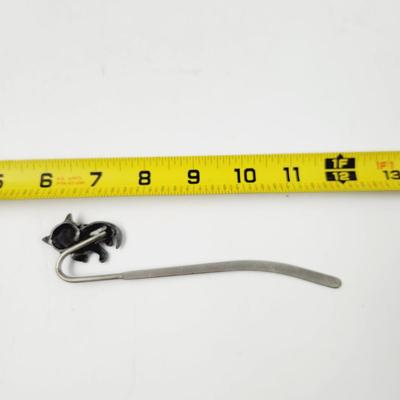 CUTE PEWTER CAT BOOK MARK