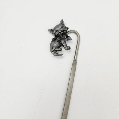 CUTE PEWTER CAT BOOK MARK