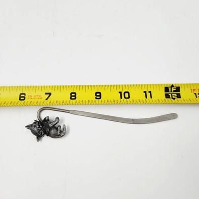 CUTE PEWTER CAT BOOK MARK