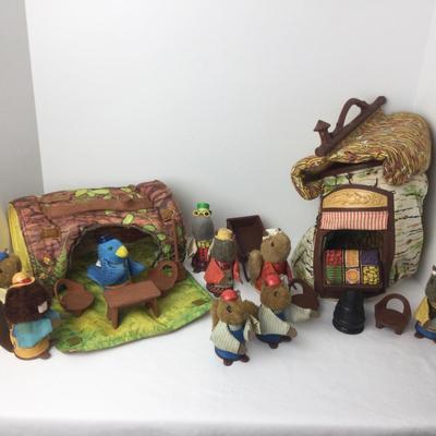 935 Vintage Fisher Price Woodsey Family Play Set & Store