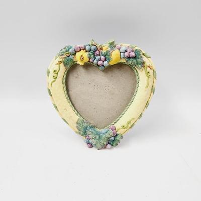CERMAIC HEART & FRUIT PICTURE FRAME