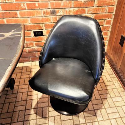 Lot #97  Awesome Vintage Pub Table w/chairs  - Barrel Motif