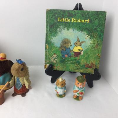 936 Vintage Fisher Price Woodsey House & Richard Scarry Figures