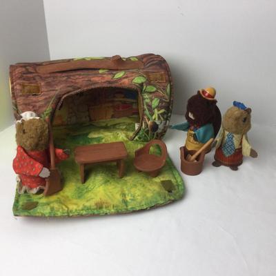 936 Vintage Fisher Price Woodsey House & Richard Scarry Figures