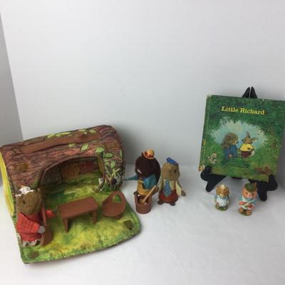 936 Vintage Fisher Price Woodsey House & Richard Scarry Figures