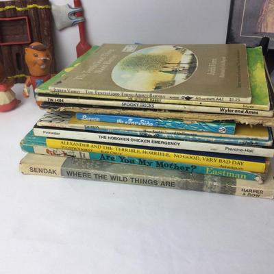 937 Vintage Hub Bubs Toys & Assorted Childrenâ€™s Books