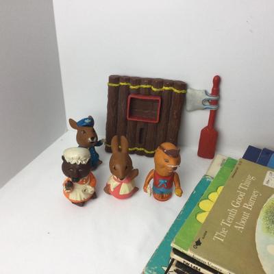 937 Vintage Hub Bubs Toys & Assorted Childrenâ€™s Books