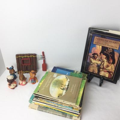 937 Vintage Hub Bubs Toys & Assorted Childrenâ€™s Books