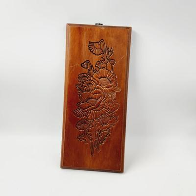 VINTAGE WOODEN FLOWERS ARTWORK